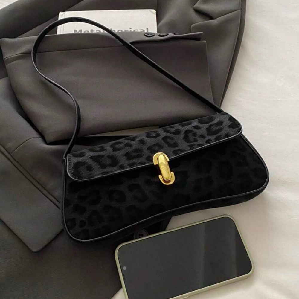 Elegant Black Leopard Print Women's Bag